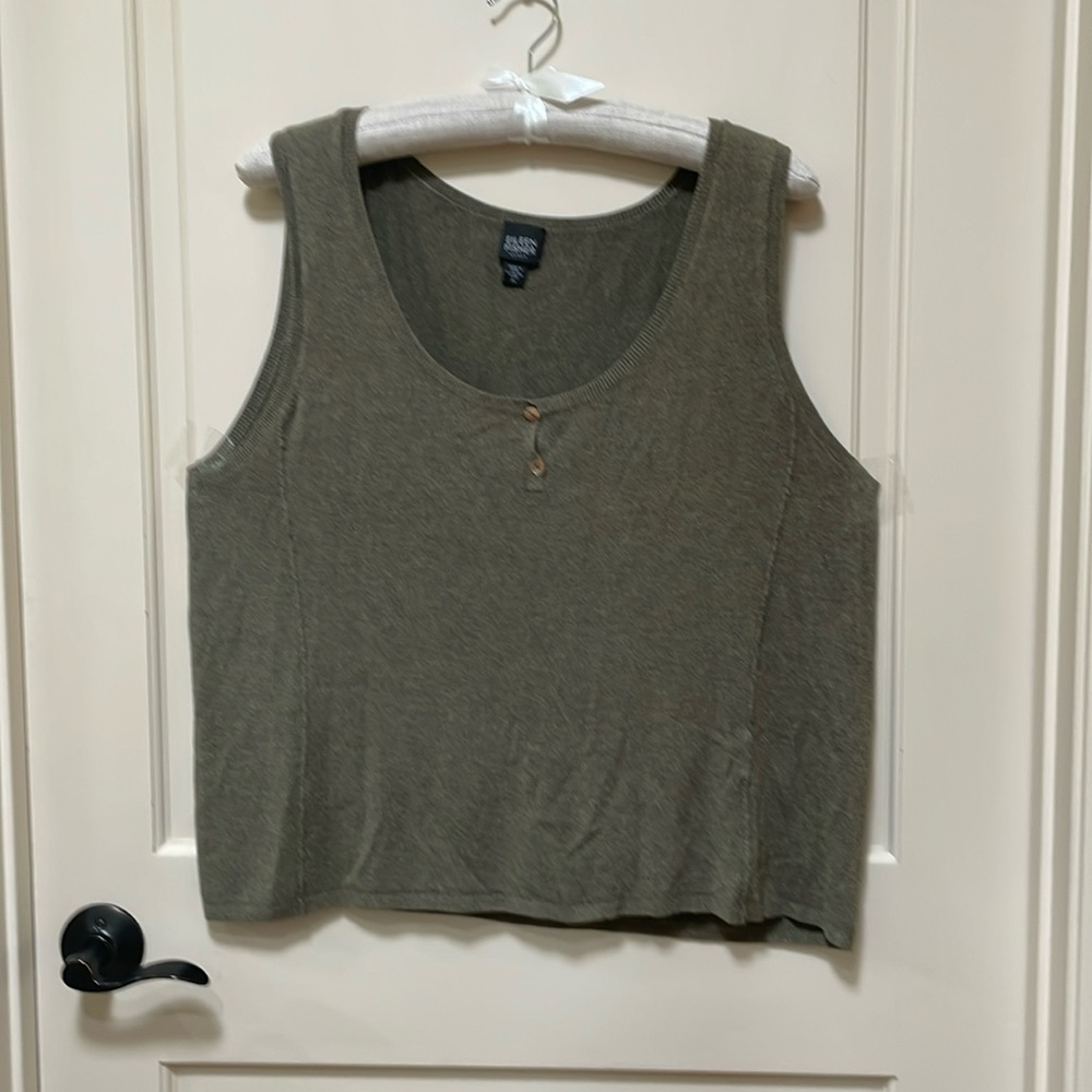 Eileen Fisher two button tank top